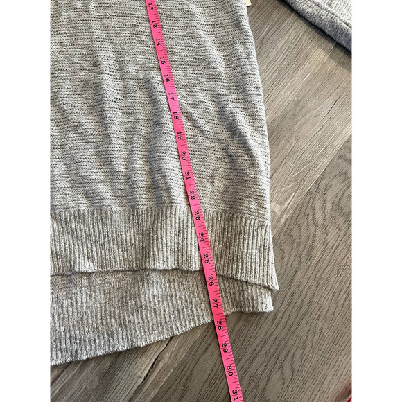 NWT Vince Camuto Open Shoulders Sweater size Large - Picture 9 of 10